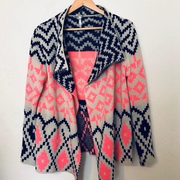 Geometric Aztec Ranch style Sweater - Picture 3 of 6